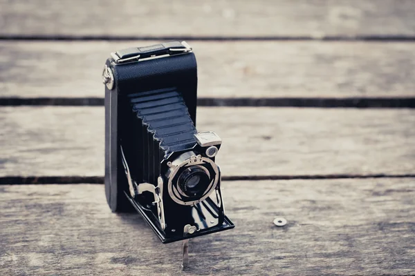 Vecchia fotocamera pieghevole — Foto Stock