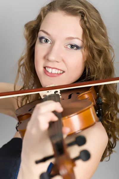 바이올린 소녀 — 스톡 사진