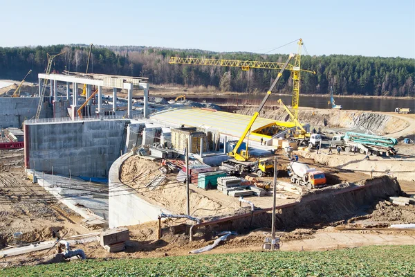 Construção de uma central hidroeléctrica — Fotografia de Stock