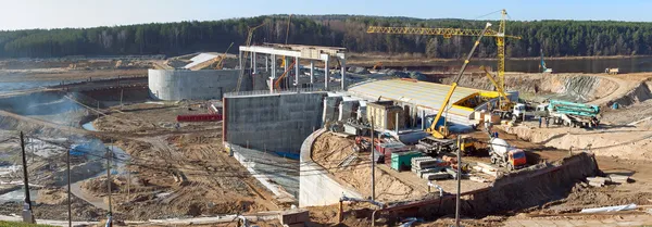 Bělorusko. Grodno. stavba vodní elektrárny. — Stock fotografie