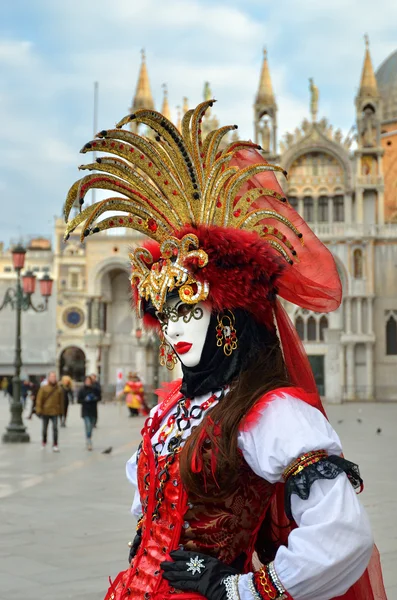 Pessoa mascarada não identificada mascarada — Fotografia de Stock