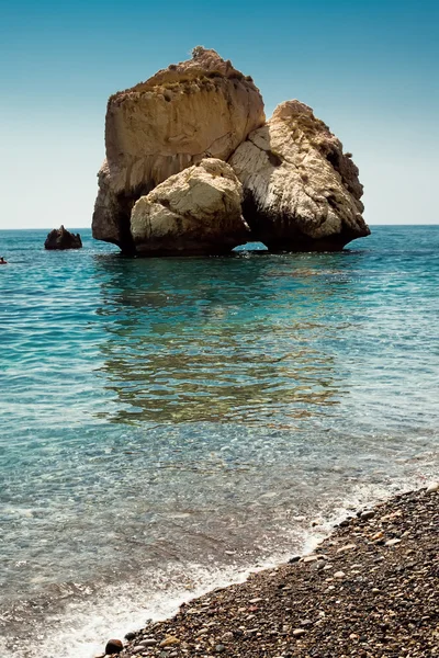 Rock Afrodity nebo petra tou ramiou na Kypru, Evropa — Stock fotografie