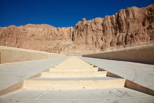 Tempio di Al-Deir Al-Bahari, Egitto — Foto Stock