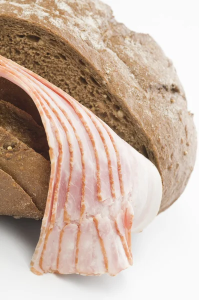 Pancetta cruda con pane — Foto Stock