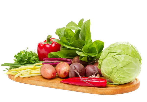 Mezcla de verduras frescas aisladas sobre blanco — Foto de Stock