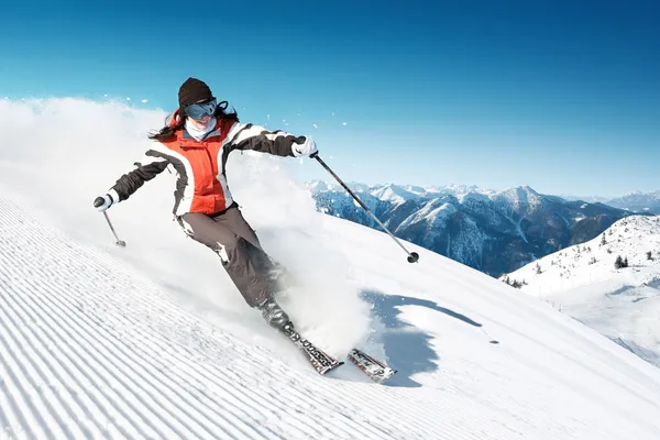 Op de ski — Stockfoto