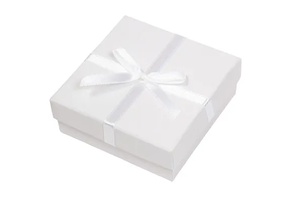 Caixa de presente branco no fundo branco — Fotografia de Stock
