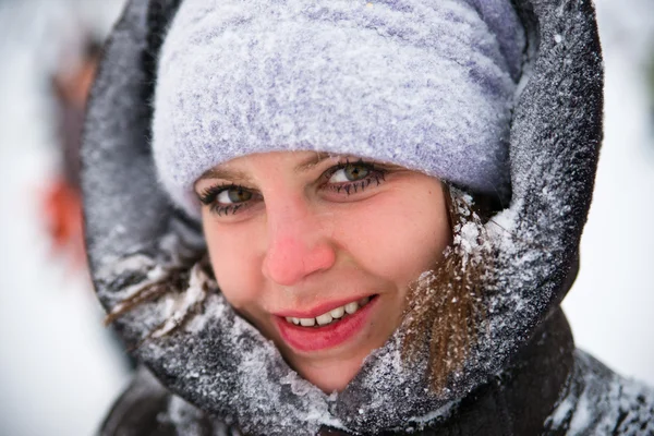 Retrato de inverno de uma menina — Fotografia de Stock