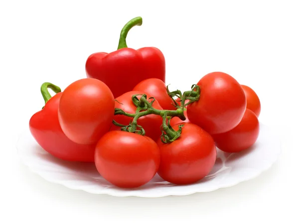 Čerstvé červené zeleniny na talíři — Stock fotografie