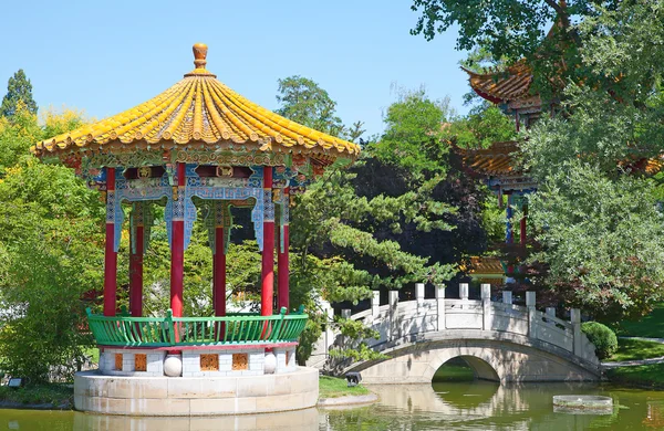 Traditional chinese garden — Stock Photo, Image