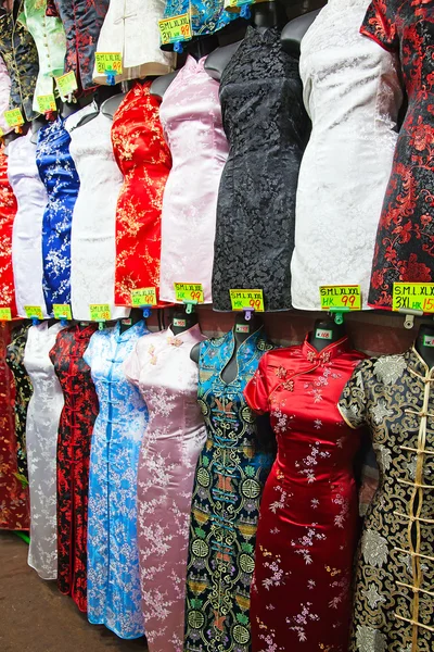 Vestido de seda chinês tradicional — Fotografia de Stock