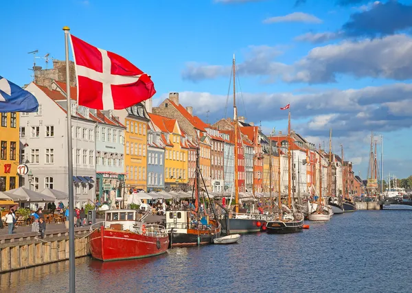 Köpenhamn (stadsdelen Nyhavn) i en solig sommardag Royaltyfria Stockfoton