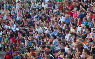 Genel olarak kecak dans performansı