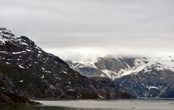Аляскинские горы — стоковое фото