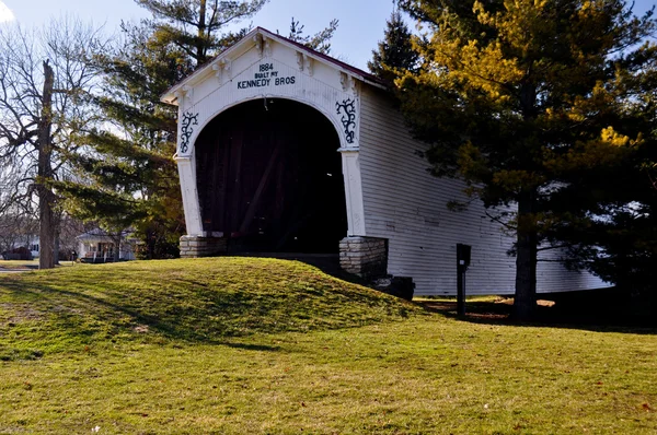 Kennedy Bros Covered Bridge Connectiville Indiana — стоковое фото