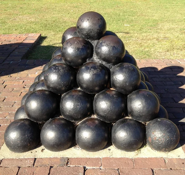 Charleston dělová koule socha — Stock fotografie