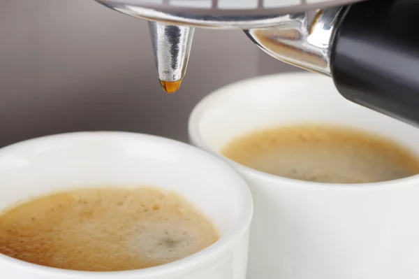 Káva espresso stroje. proces přípravy kávy — Stock fotografie