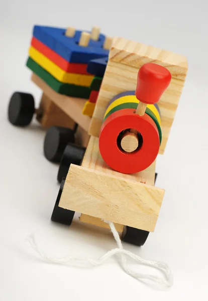 Των παιδιών με ξύλινα ατμομηχανή ένα παιχνίδι — Φωτογραφία Αρχείου