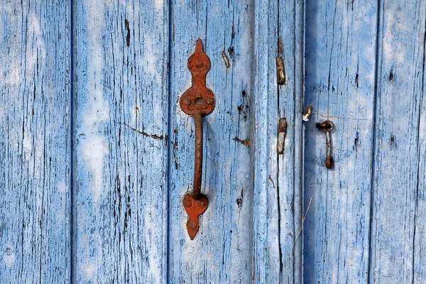Niebieskie drzwi w dolnej Saksonii, Niemcy — Zdjęcie stockowe