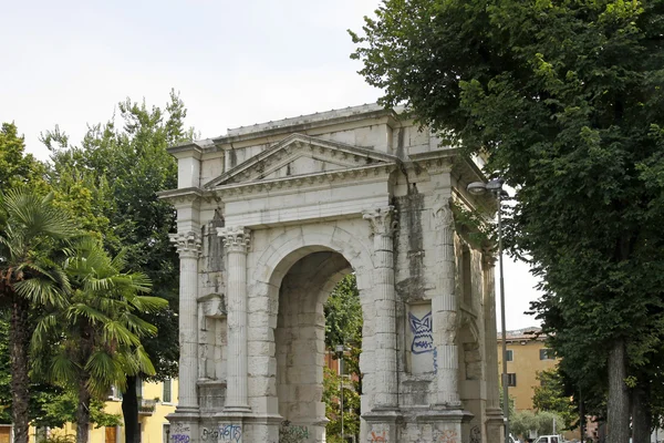 Verona, arco dei gavi, römisches gebäude aus dem 1. jahrhundert, italien — Stockfoto
