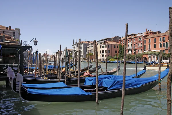 Βενετία, γόνδολες στο μεγάλο κανάλι στο veneto, Ιταλία — Φωτογραφία Αρχείου