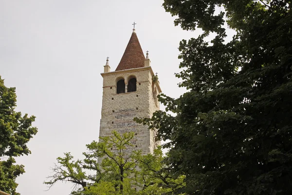 Kilisenin çan kulesi verona, veneto, İtalya — Stok fotoğraf