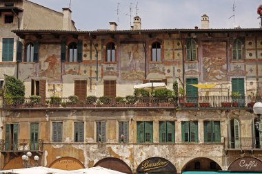 Verona, piazza erbe ile boyalı casa mazzanti, İtalya