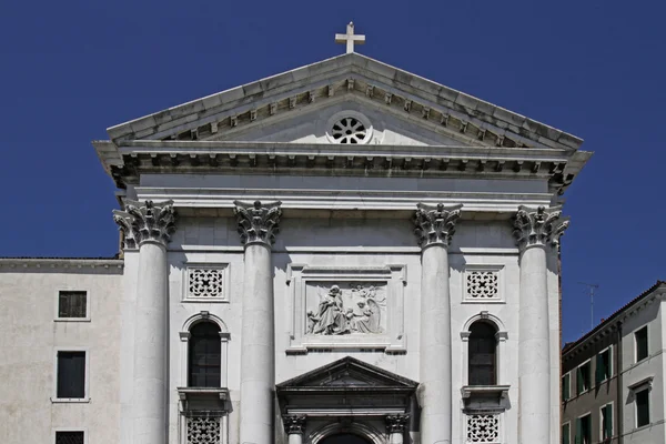 Вениче, церковь Кьеза-ди-Санта-Мария-делла-Фатта — стоковое фото