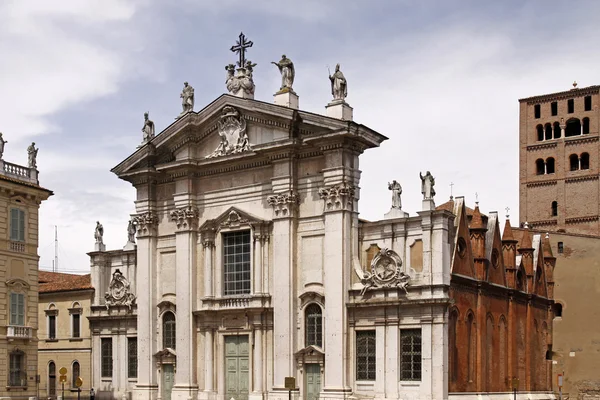 Mantua, Catedrala din orașul vechi Mantova, Italia — Fotografie, imagine de stoc
