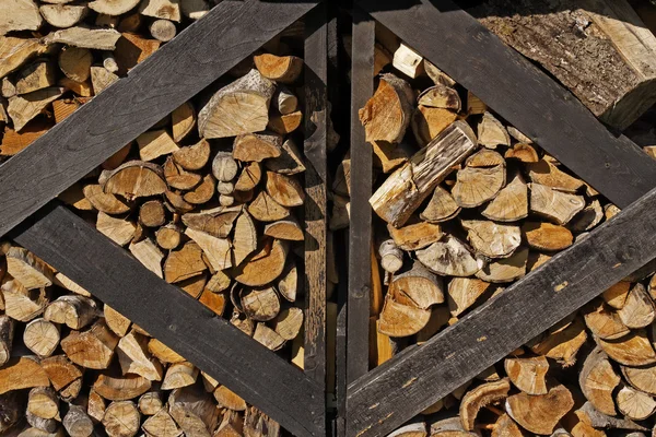 Leña bien sazonada, madera de horno en Alemania, Europa —  Fotos de Stock