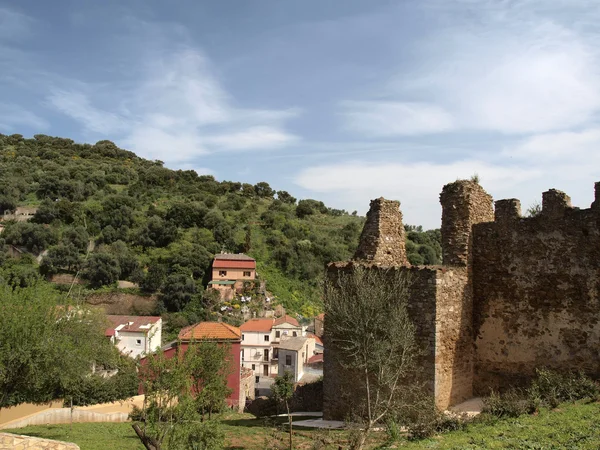 Iglesias z wieży castello salvaterra, Sardynia, Włochy — Zdjęcie stockowe