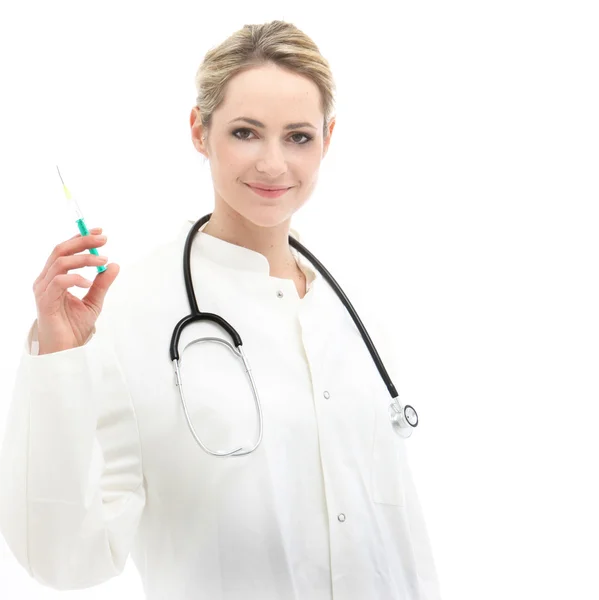 Kvinnlig läkare som håller sprutan — Stockfoto