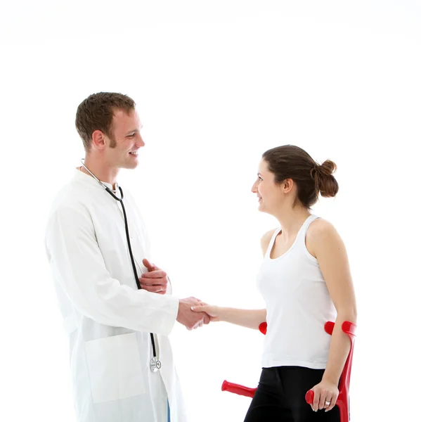 Uśmiechający się lekarza i jego pacjent — Zdjęcie stockowe