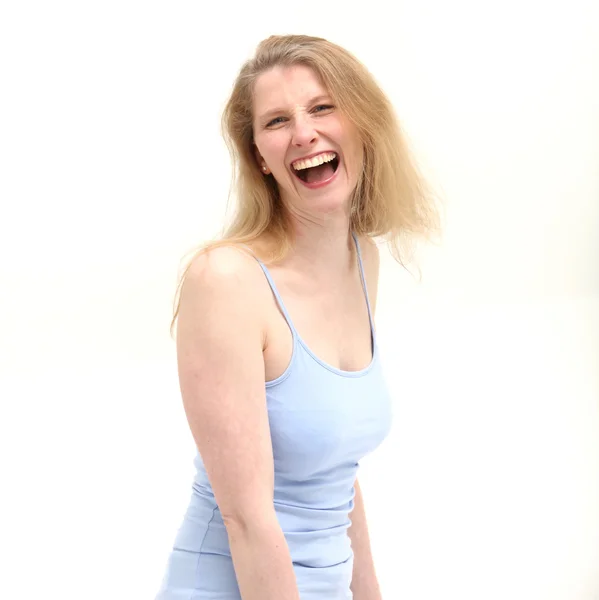 Studio shot van lachende blonde vrouw — Stockfoto