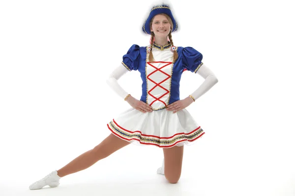 Junge Frau in Gardeuniform prLigusentiert Tanzposen — Foto Stock