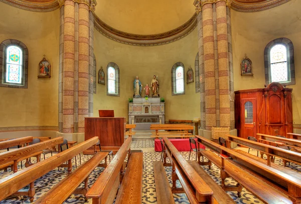 Vnitřní pohled katolické církve. alba, Itálie. — Stock fotografie