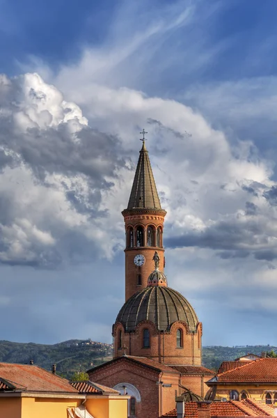 マドンナ moretta 教会。アルバ, イタリア. — ストック写真