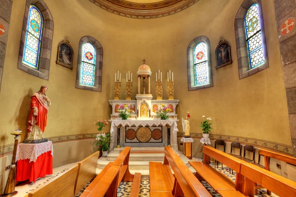 Catholic church interior view. Alba, Italy. — Stock Photo, Image