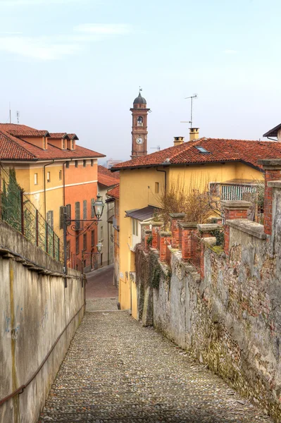 Historische deel van saluzzo - oude stad in Italië. — Stockfoto
