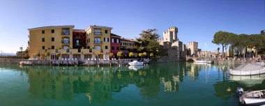 Sirmione panoramik görünüm.