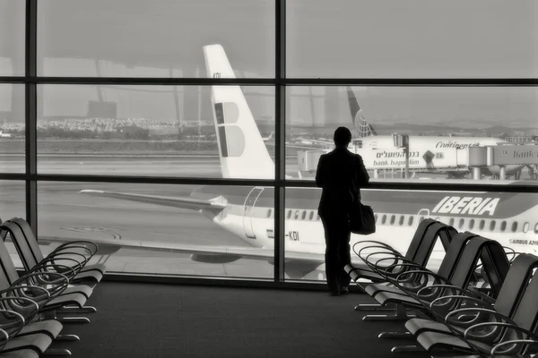 Пассажир в терминале аэропорта . — стоковое фото