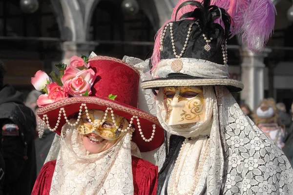 伝統的なヴェネツィアン ・ カーニバル 2011. — ストック写真