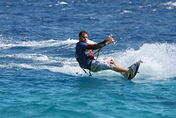 Kitesurfer en el Mar Rojo . — Foto de Stock