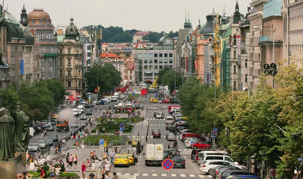 Vaclavske namesti sett från Nationalmuseet i Prag. — Stockfoto