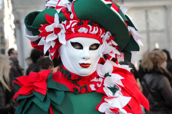 伝統的なヴェネツィアン ・ カーニバル 2011. — ストック写真