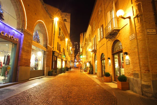 Вечером центр города. Альба, Италия . — стоковое фото