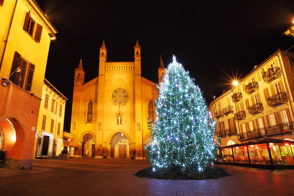 Christmas tree on central plaza. Alba, Italy. — Stock Photo, Image
