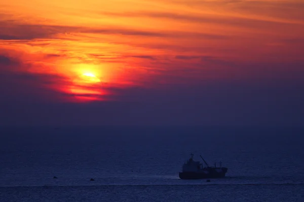 Coucher de soleil sur la mer Méditerranée . — Photo