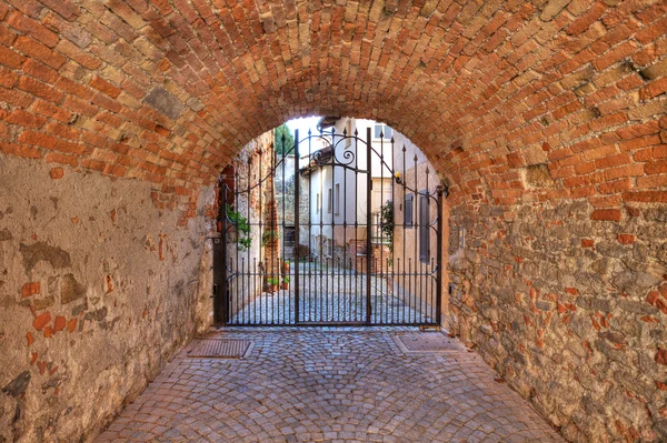 Old passage. La Morra, Northern Italy. — Stock Photo, Image