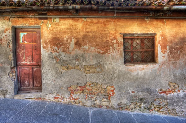 Casa velha. La Morra, Norte da Itália . — Fotografia de Stock
